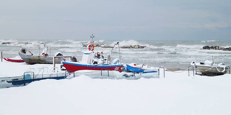 Gelate invernali e condizioni meteorologiche avverse possono causare diversi danni alle imbarcazioni, pregiudicandone il funzionamento ed il valore.